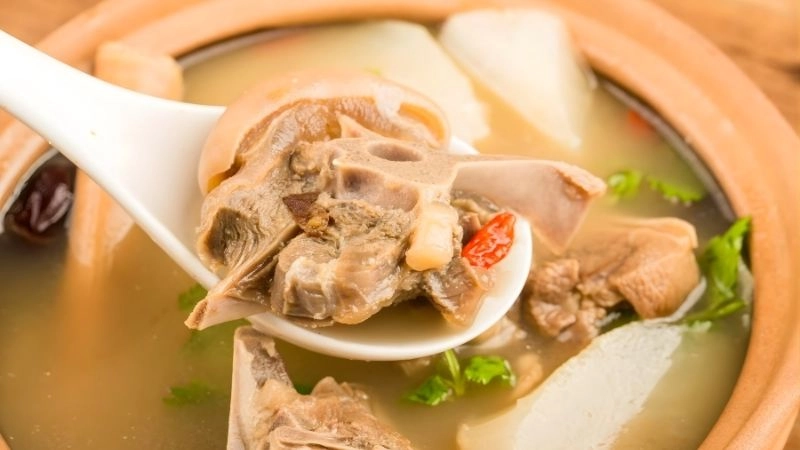 Sử dụng dụng cụ nấu nướng thông minh và hiện đại